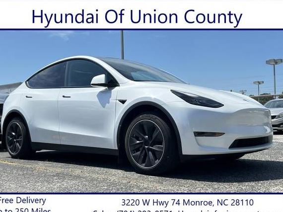 TESLA MODEL Y 2023 7SAYGDEE4PF675276 image